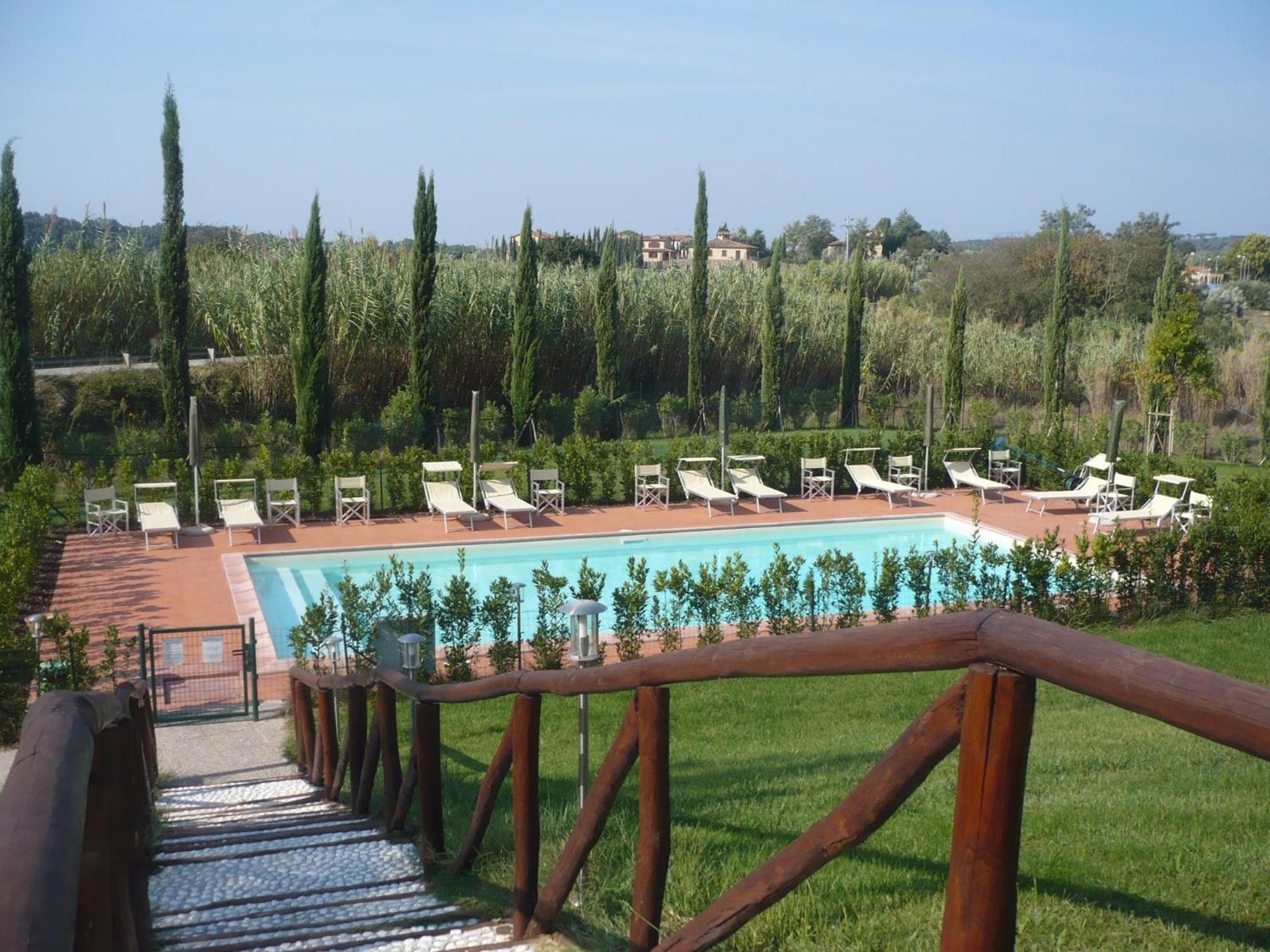 Casa Vacanze "Casale Al Pino" ริปาร์เบลลา ภายนอก รูปภาพ