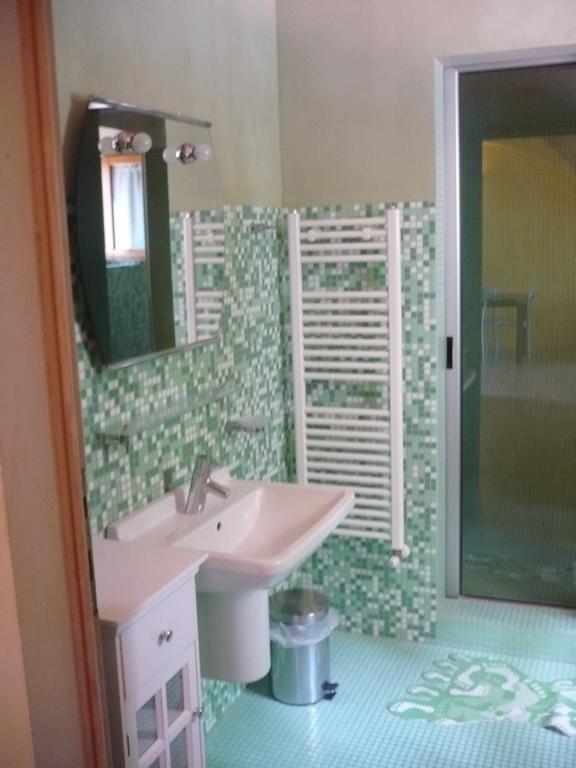 Casa Vacanze "Casale Al Pino" ริปาร์เบลลา ภายนอก รูปภาพ