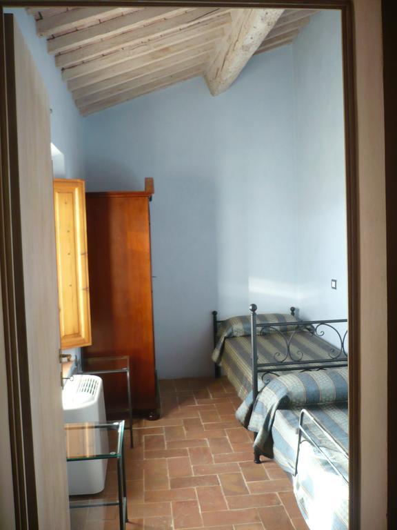 Casa Vacanze "Casale Al Pino" ริปาร์เบลลา ภายนอก รูปภาพ