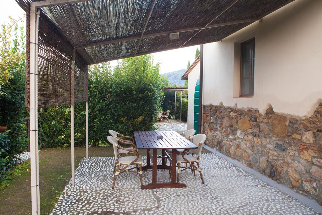 Casa Vacanze "Casale Al Pino" ริปาร์เบลลา ภายนอก รูปภาพ