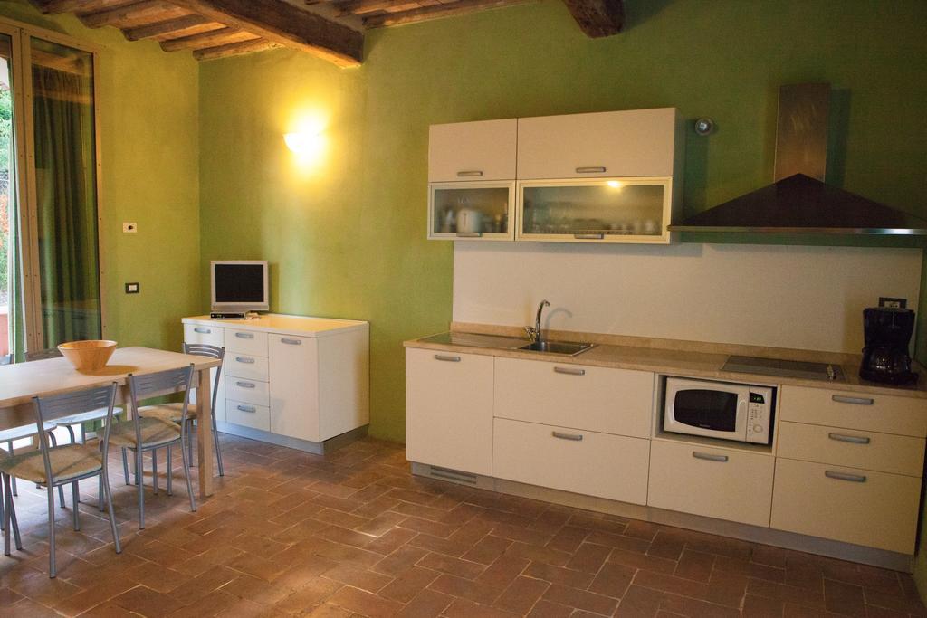 Casa Vacanze "Casale Al Pino" ริปาร์เบลลา ภายนอก รูปภาพ