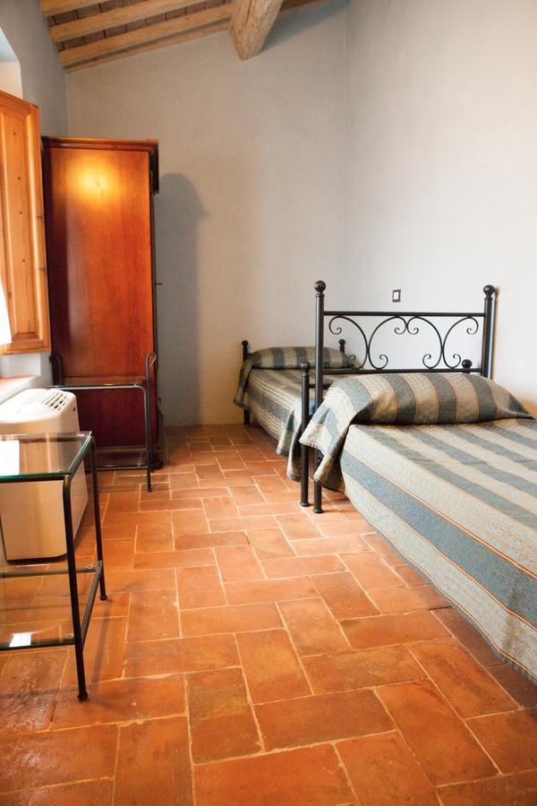 Casa Vacanze "Casale Al Pino" ริปาร์เบลลา ภายนอก รูปภาพ