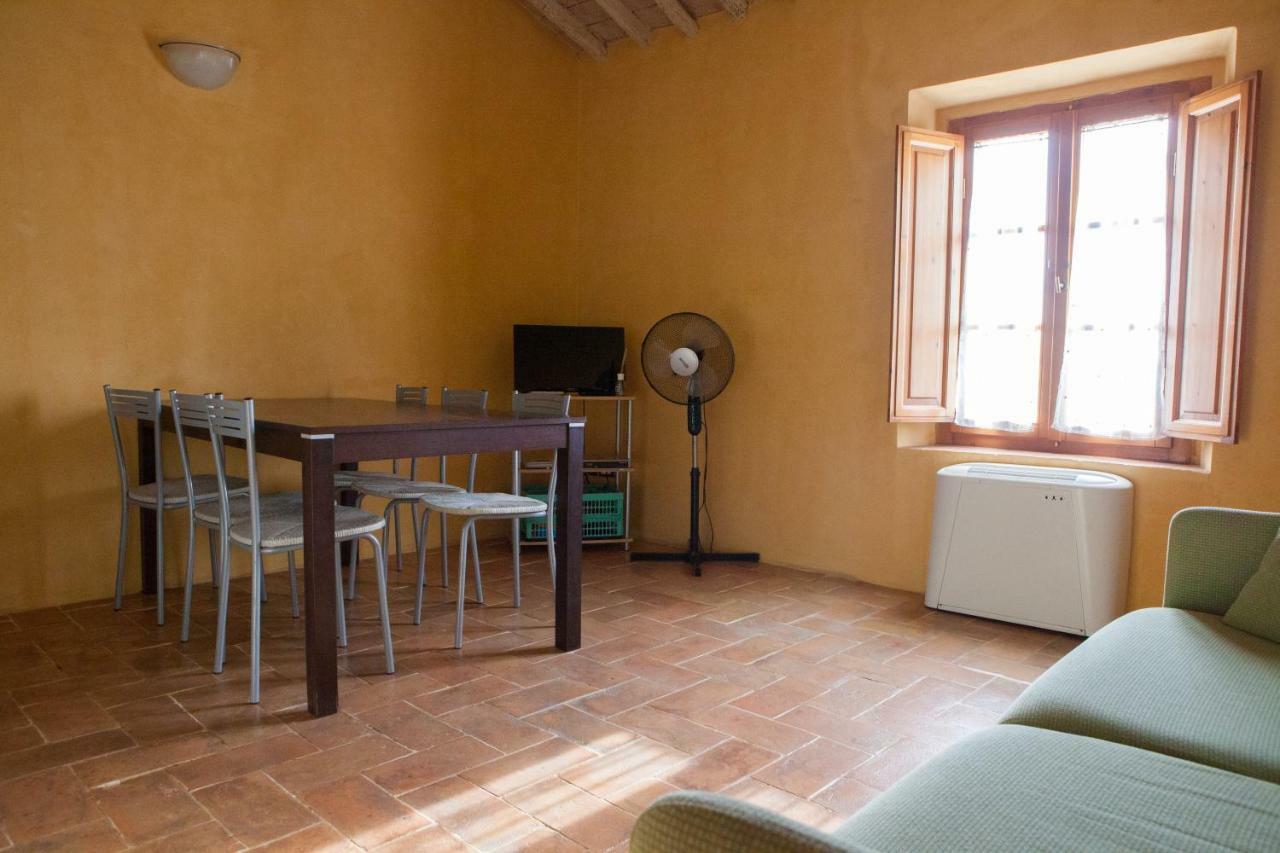 Casa Vacanze "Casale Al Pino" ริปาร์เบลลา ภายนอก รูปภาพ