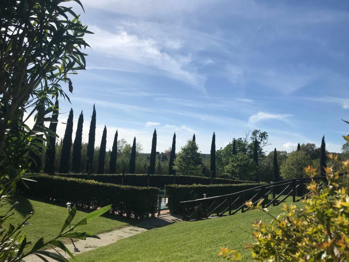 Casa Vacanze "Casale Al Pino" ริปาร์เบลลา ภายนอก รูปภาพ